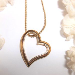 Pre-owned Gold Floating Heart Necklace Chain Fashion Jewelry Love Pendant 7963